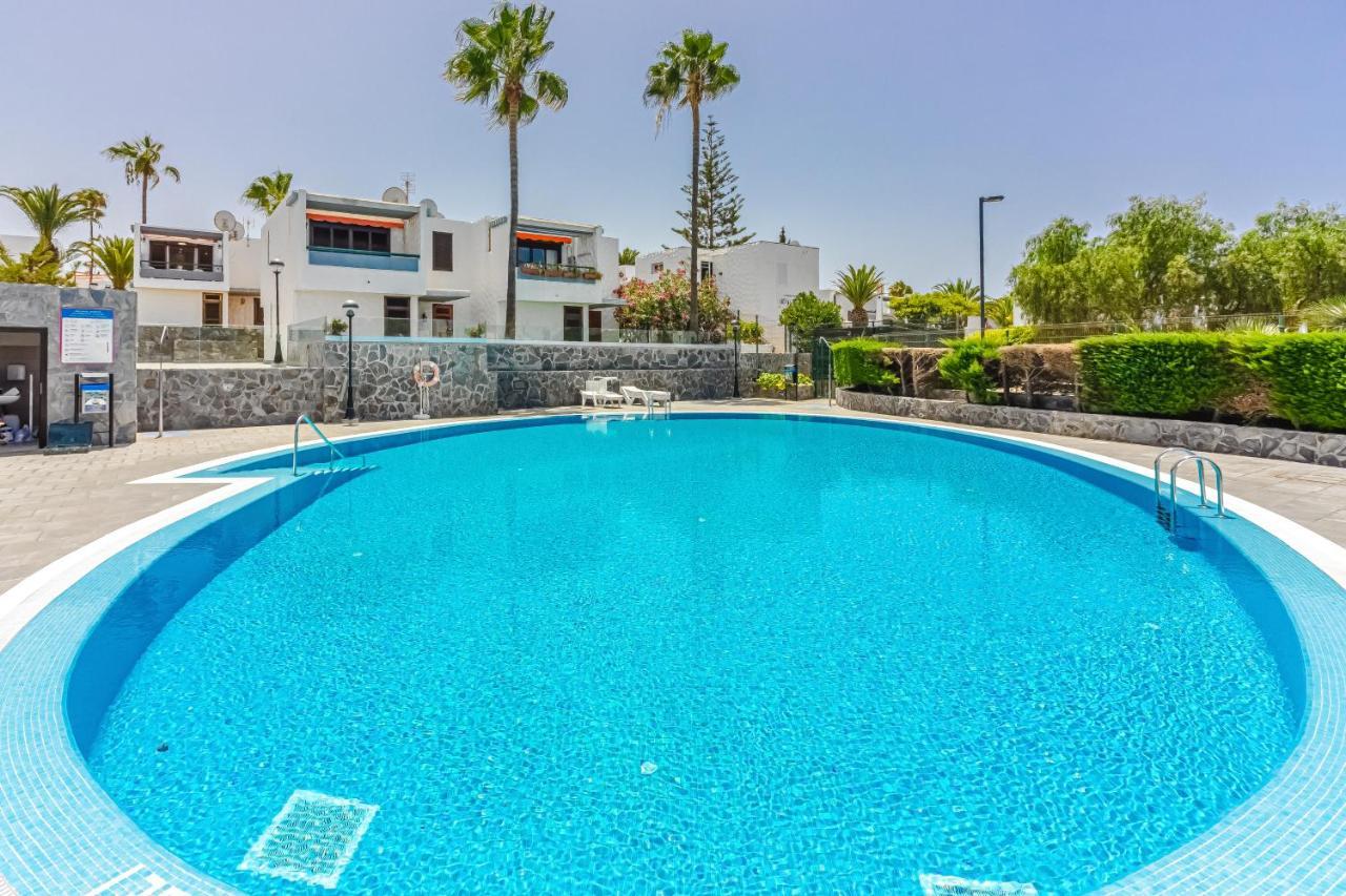 Apartment Apart America - 150 Meters From The Beach, Free Wi-Fi Arona  Buitenkant foto