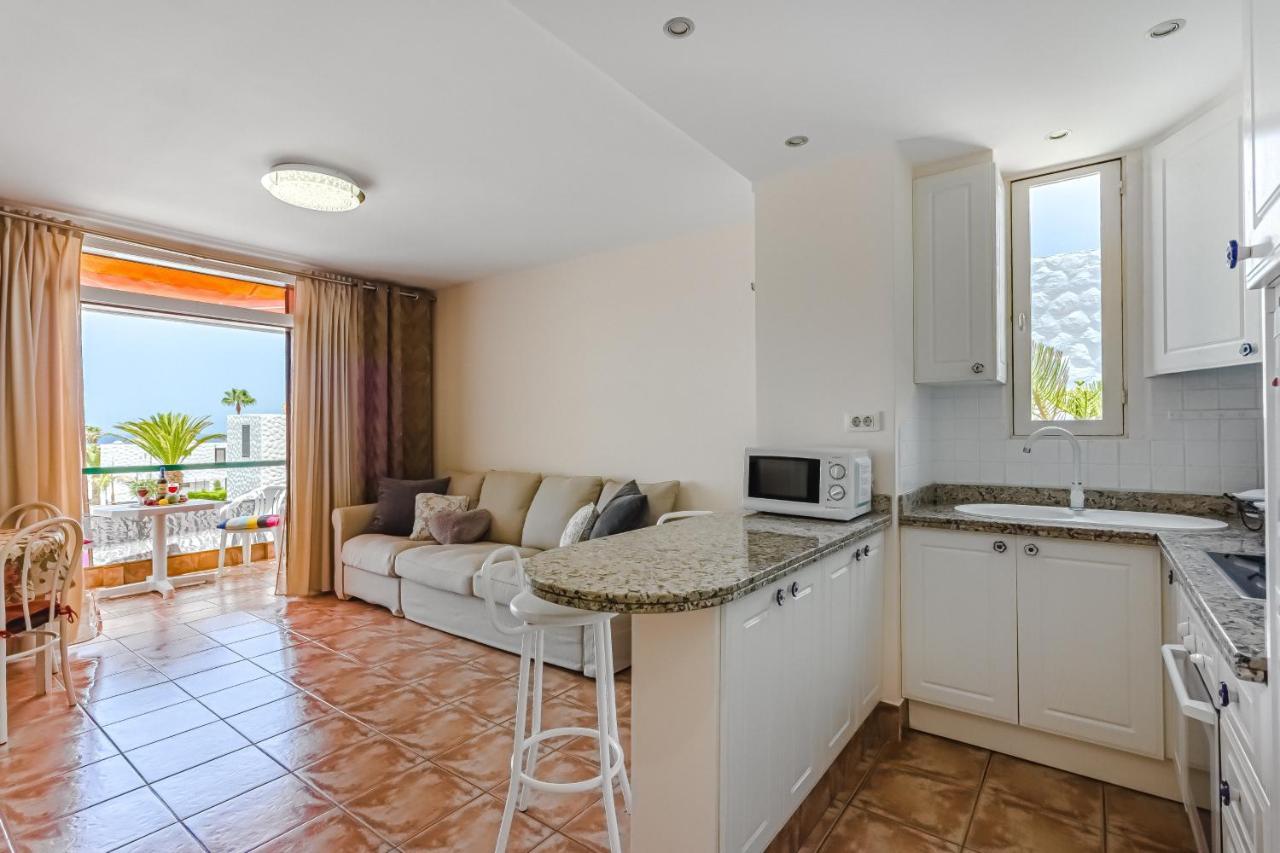 Apartment Apart America - 150 Meters From The Beach, Free Wi-Fi Arona  Buitenkant foto