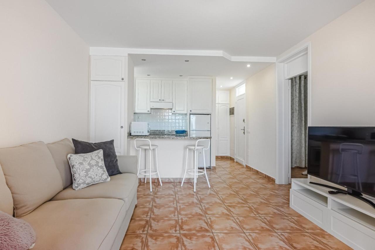 Apartment Apart America - 150 Meters From The Beach, Free Wi-Fi Arona  Buitenkant foto